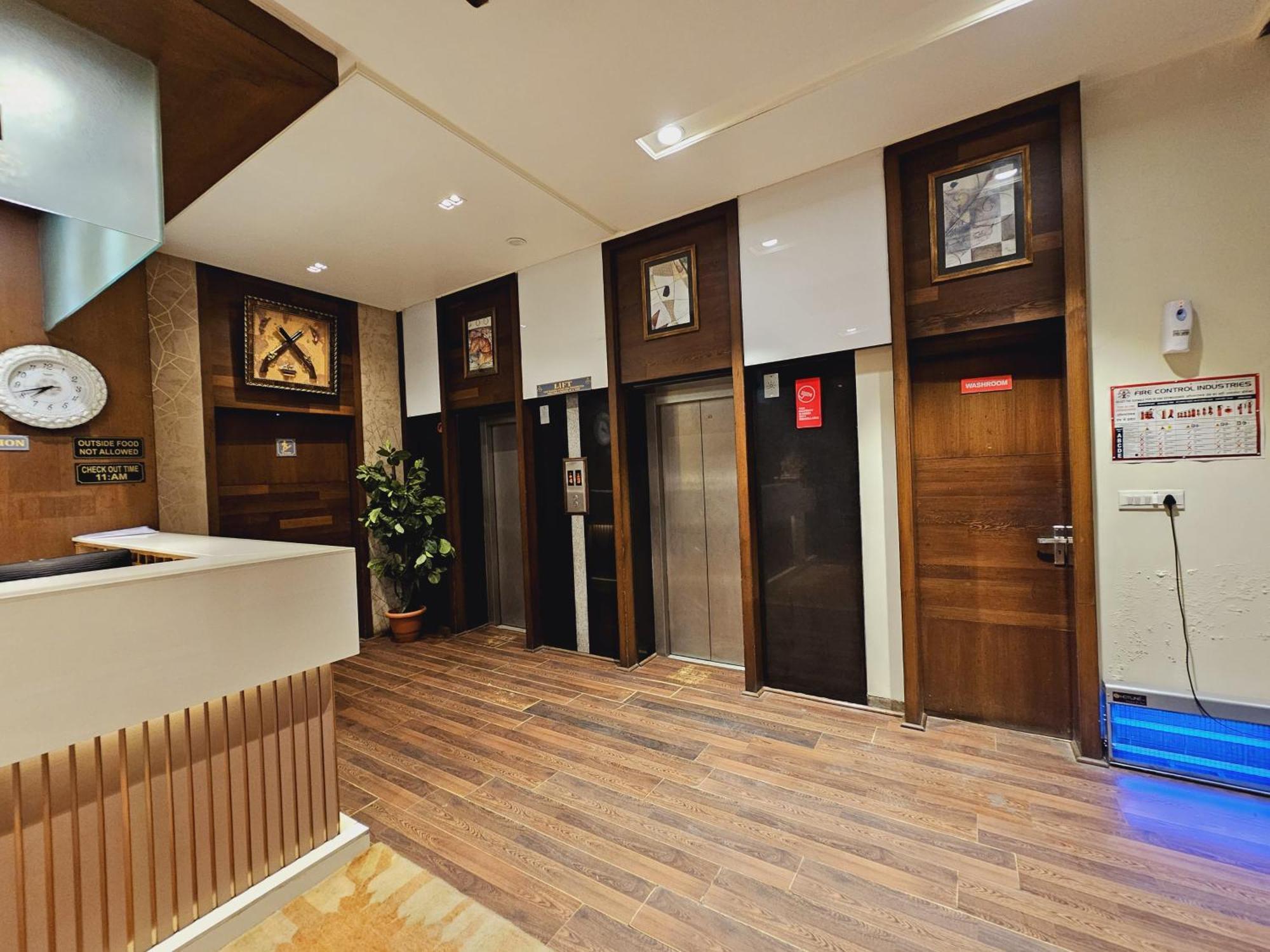 Hotel Prime Safari ジャイプール エクステリア 写真